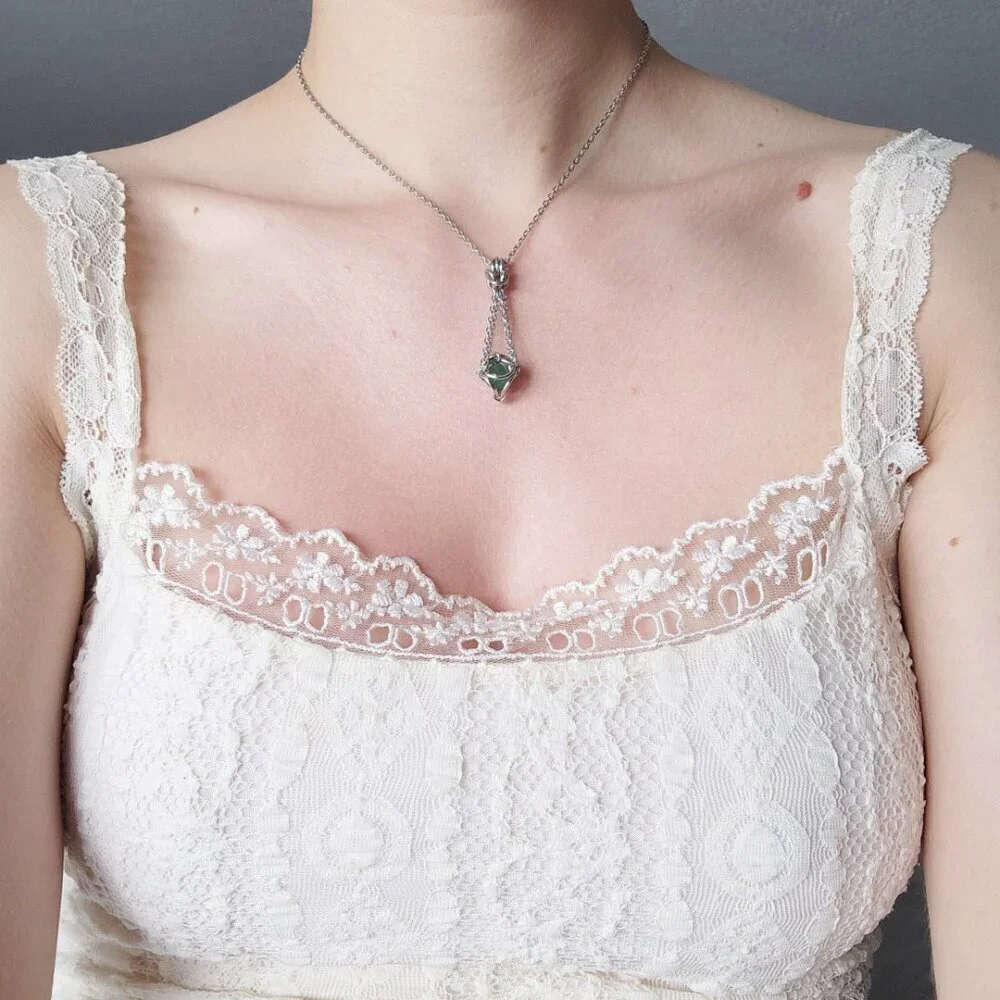 Vintage Antique green and silver basket necklace with a small silver chain - Picture 3 of 8